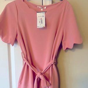 Everly Blue pink scallop top with belt, small